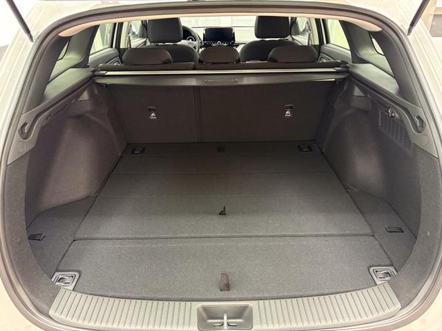 Hyundai i30 Kombi STYLE EDITION NAVI SHZ KLIMAAUTOMATIK RFK LED PDC v+h 