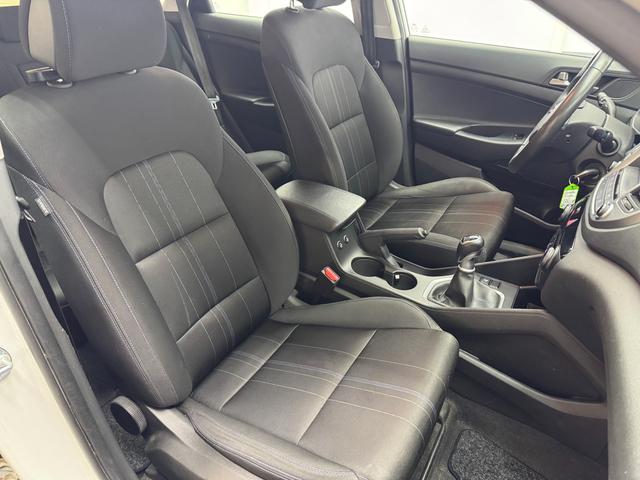 Hyundai TUCSON GO+ 1.6 T-GDi 177PS AHK NAVI SHZ PDC 