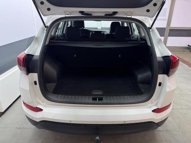 Hyundai TUCSON GO+ 1.6 T-GDi 177PS AHK NAVI SHZ PDC 