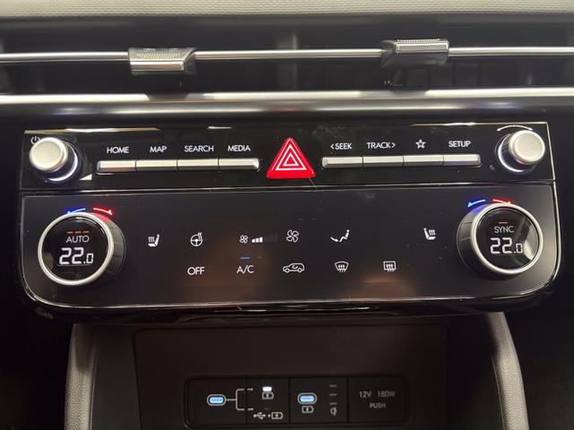 Hyundai TUCSON STYLE KLIMAAUTOMATIK TOTWINKEL NAVI SHZ RFK PDC 