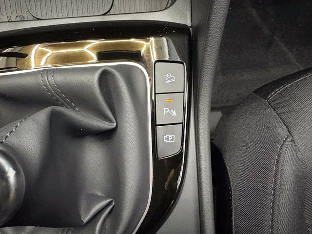 Hyundai TUCSON STYLE KLIMAAUTOMATIK TOTWINKEL NAVI SHZ RFK PDC 