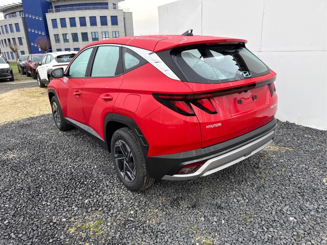 Hyundai / TUCSON / Rot / / / SHZ NAVI PDC RFK