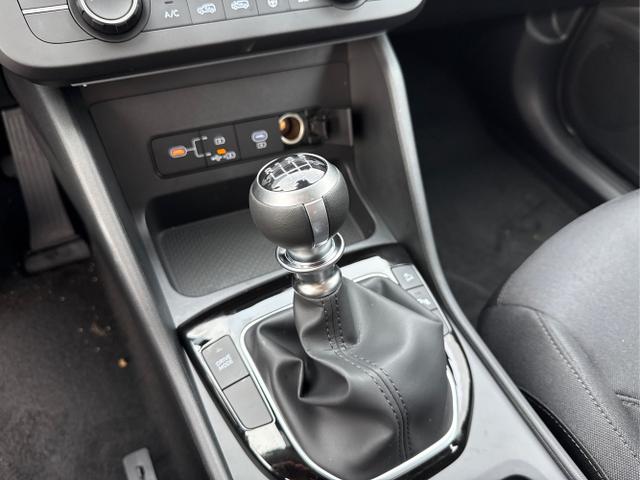 Hyundai / TUCSON / Rot /  /  / SHZ NAVI PDC RFK