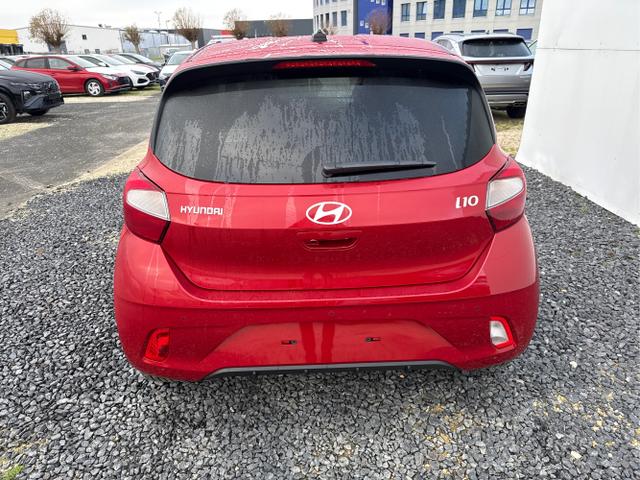 Hyundai / i10 / Rot / / / AUT NAVI SHZ RFK TEMPOMAT 