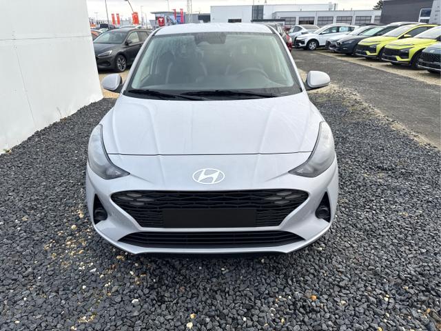 Hyundai / i10 / Grau / / / AUT NAVI SHZ RFK TEMPOMAT 