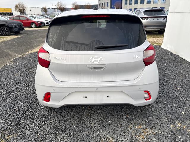 Hyundai / i10 / Grau / / / AUT NAVI SHZ RFK TEMPOMAT 