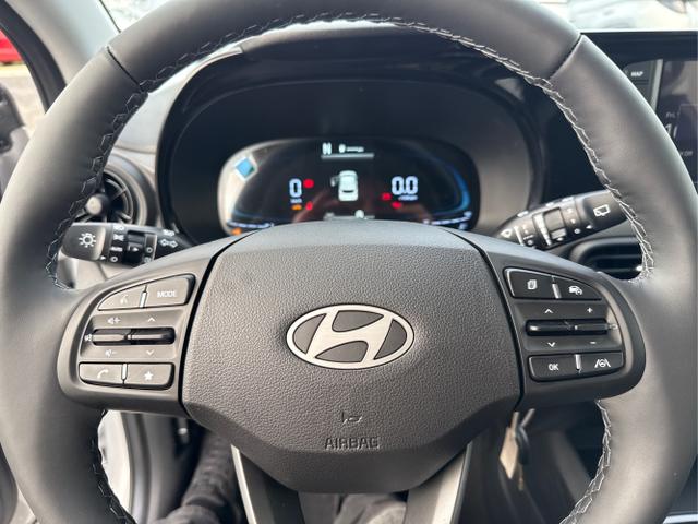 Hyundai / i10 / Grau / / / AUT NAVI SHZ RFK TEMPOMAT 