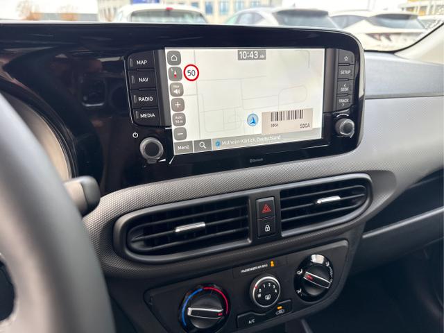 Hyundai / i10 / Grau / / / AUT NAVI SHZ RFK TEMPOMAT 