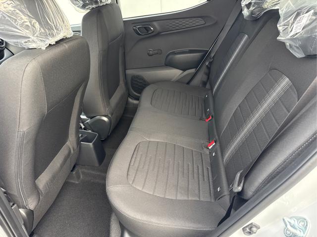 Hyundai / i10 / Grau / / / AUT NAVI SHZ RFK TEMPOMAT 