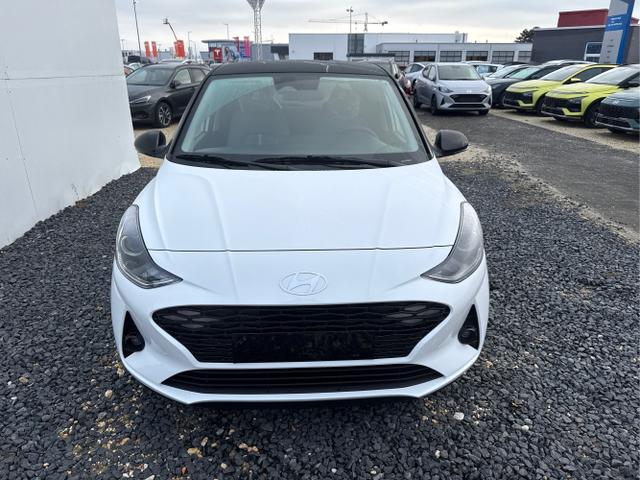 Hyundai / i10 / Wei&szlig; / / / AUT SHZ SMART KEY KLIMAAUTOMATIK AMBIENTE ALU RFK PDC NAVI 