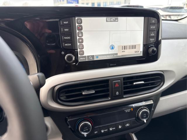 Hyundai / i10 / Wei&szlig; / / / AUT SHZ SMART KEY KLIMAAUTOMATIK AMBIENTE ALU RFK PDC NAVI 