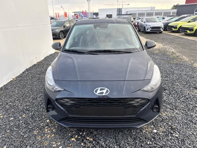 Hyundai / i10 / Grau / / / AUT NAVI SHZ RFK TEMPOMAT 