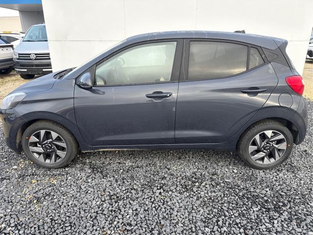 Hyundai / i10 / Grau / / / AUT NAVI SHZ RFK TEMPOMAT 