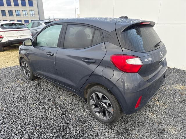 Hyundai / i10 / Grau / / / AUT NAVI SHZ RFK TEMPOMAT 