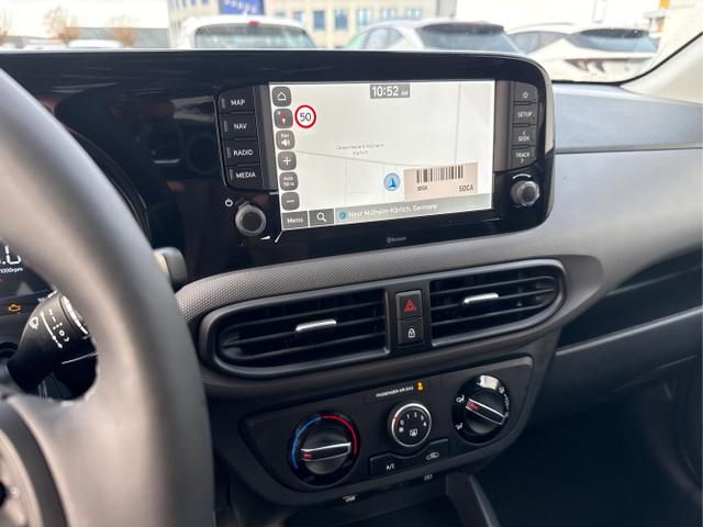 Hyundai / i10 / Grau / / / AUT NAVI SHZ RFK TEMPOMAT 