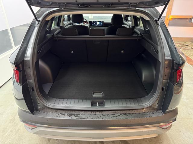 Hyundai TUCSON STYLE KLIMAAUTOMATIK TOTWINKEL NAVI SHZ RFK PDC 