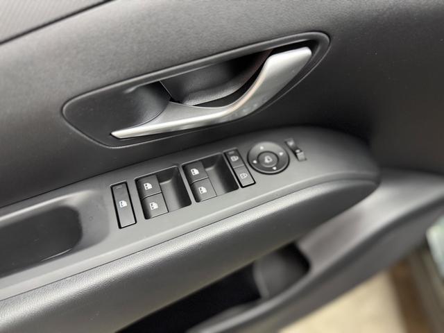 Hyundai TUCSON STYLE KLIMAAUTOMATIK TOTWINKEL NAVI SHZ RFK PDC 