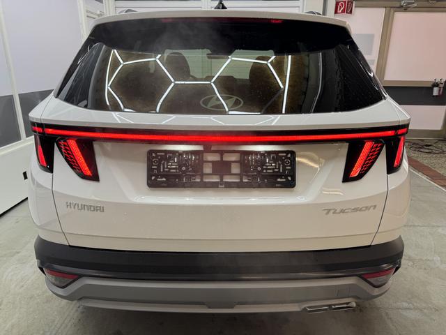 Hyundai TUCSON STYLE AUT ACC 18ALU KLIMAAUTOMATIK TOTWINKEL NAVI SHZ RFK PDC 