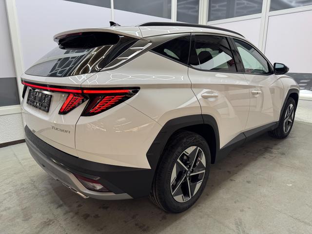 Hyundai TUCSON STYLE AUT ACC 18ALU KLIMAAUTOMATIK TOTWINKEL NAVI SHZ RFK PDC 