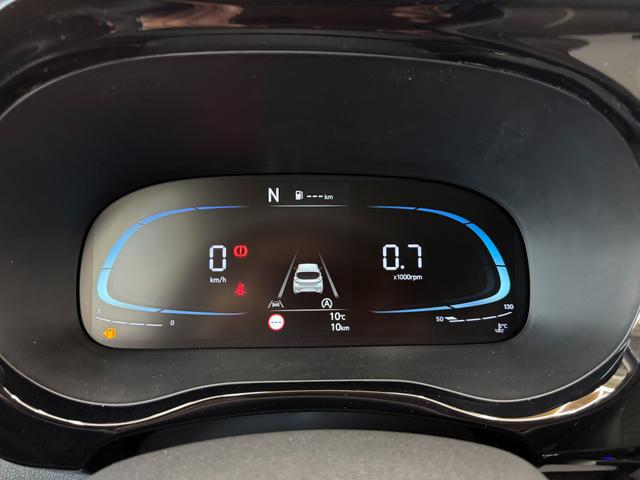 Hyundai i10 PREMIUM AUT SHZ KLIMAAUTOMATIK AMBIENTE ALU RFK PDC NAVI 