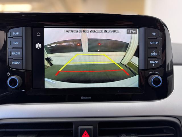 Hyundai i10 PREMIUM AUT SHZ KLIMAAUTOMATIK AMBIENTE ALU RFK PDC NAVI 