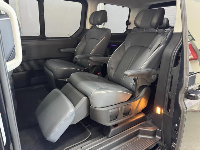 Hyundai Staria Signature 2WD 7-Sitz AUT PANO NAVI LEDER ACC 