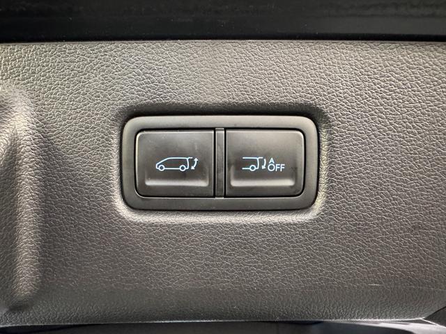 Hyundai Staria Signature 2WD 7-Sitz AUT PANO NAVI LEDER ACC 