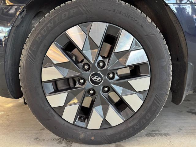 Hyundai Staria Signature 2WD 7-Sitz AUT PANO NAVI LEDER ACC 