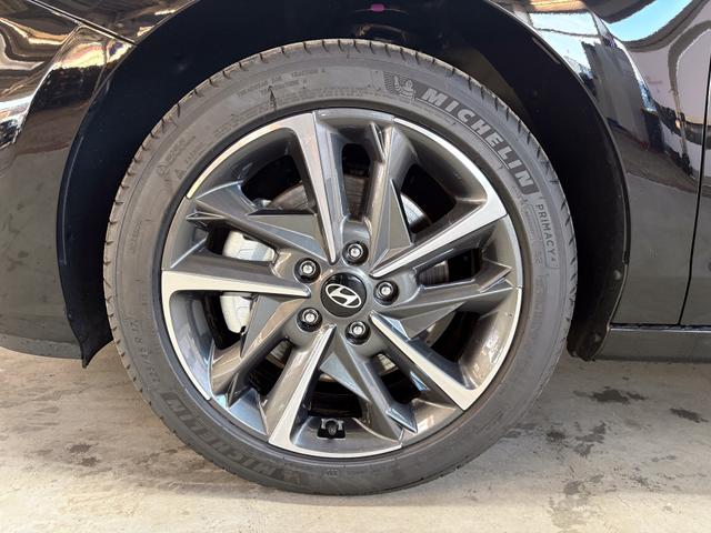 Hyundai i30 STYLE EDITION SHZ NAVI ALU LED RFK PDC 