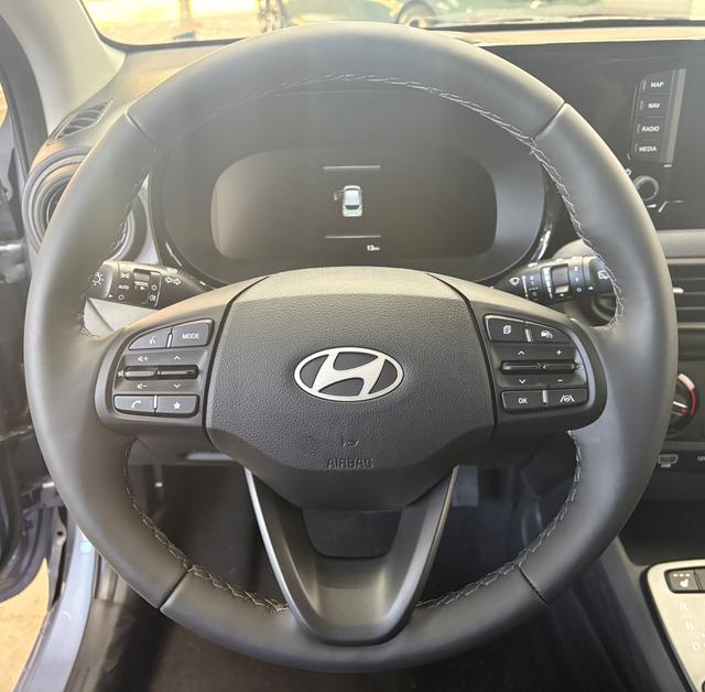 Hyundai i10 STYLE AUT KLIMAAUTOMATIK NAVI SHZ RFK TEMPOMAT 