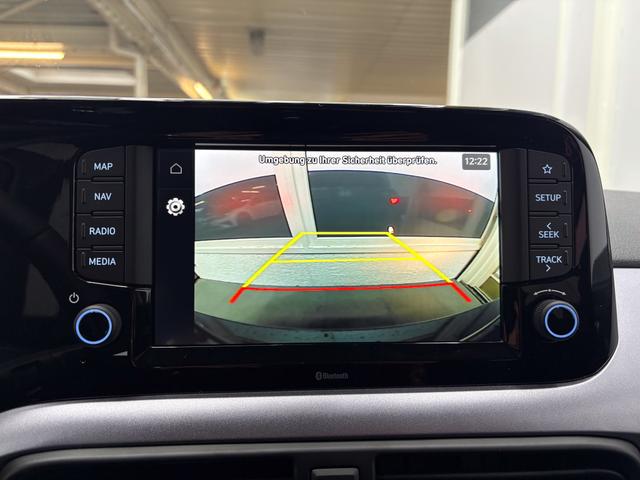 Hyundai i10 PREMIUM AUT SHZ KLIMAAUTOMATIK AMBIENTE ALU RFK PDC NAVI 