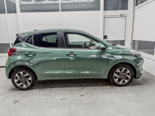 Hyundai i10 PREMIUM AUT SHZ KLIMAAUTOMATIK AMBIENTE ALU RFK PDC NAVI 