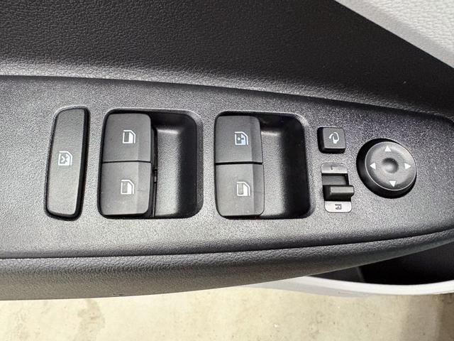 Hyundai i10 PREMIUM AUT SHZ SMART KEY KLIMAAUTOMATIK AMBIENTE ALU RFK PDC NAVI 