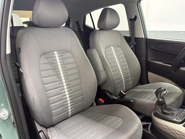 Hyundai i10 PREMIUM AUT SHZ SMART KEY KLIMAAUTOMATIK AMBIENTE ALU RFK PDC NAVI 