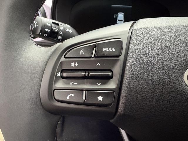 Hyundai i10 PREMIUM AUT SHZ SMART KEY KLIMAAUTOMATIK AMBIENTE ALU RFK PDC NAVI 