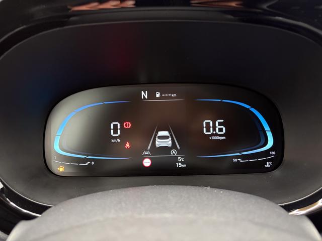 Hyundai i10 PREMIUM AUT SHZ SMART KEY KLIMAAUTOMATIK AMBIENTE ALU RFK PDC NAVI 