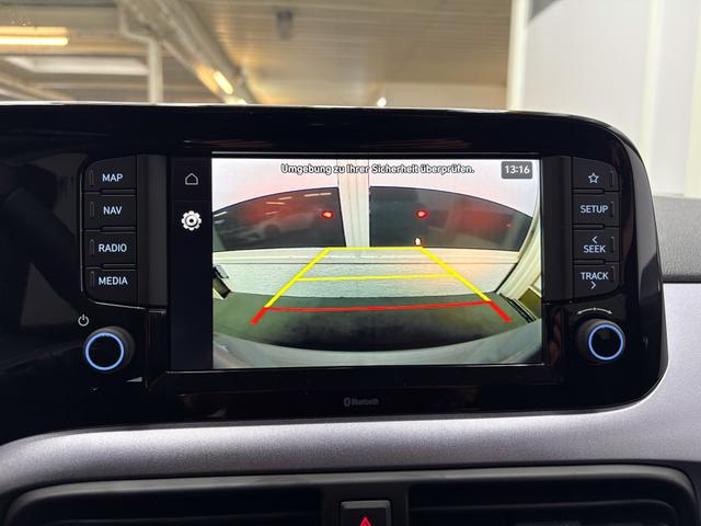 Hyundai i10 PREMIUM AUT SHZ SMART KEY KLIMAAUTOMATIK AMBIENTE ALU RFK PDC NAVI 