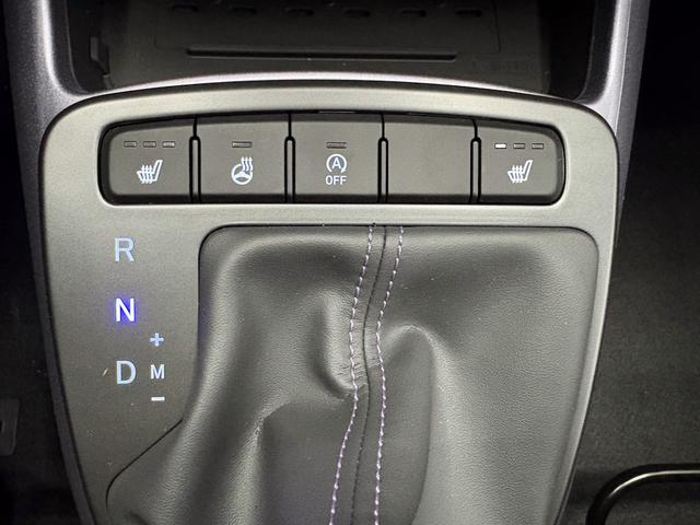 Hyundai i10 PREMIUM AUT SHZ SMART KEY KLIMAAUTOMATIK AMBIENTE ALU RFK PDC NAVI 