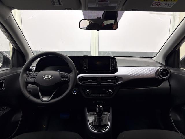 Hyundai i10 PREMIUM AUT SHZ SMART KEY KLIMAAUTOMATIK AMBIENTE ALU RFK PDC NAVI 