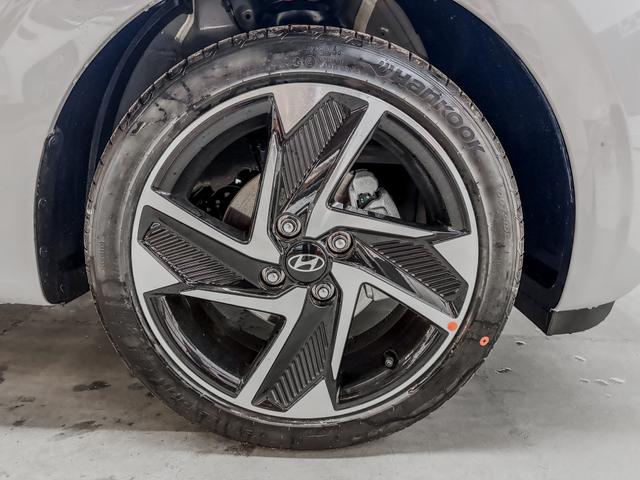 Hyundai i10 PREMIUM AUT SHZ SMART KEY KLIMAAUTOMATIK AMBIENTE ALU RFK PDC NAVI 