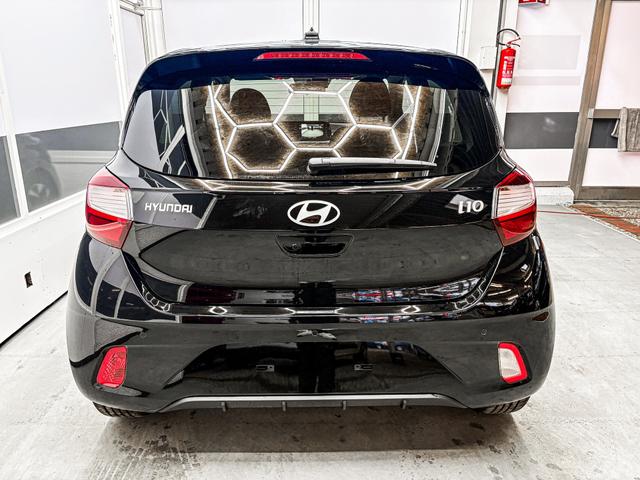 Hyundai i10 PREMIUM AUT SHZ KLIMAAUTOMATIK AMBIENTE ALU RFK PDC NAVI 