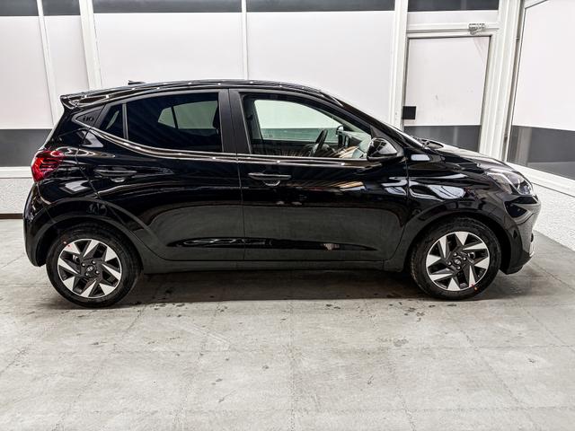 Hyundai i10 PREMIUM AUT SHZ KLIMAAUTOMATIK AMBIENTE ALU RFK PDC NAVI 