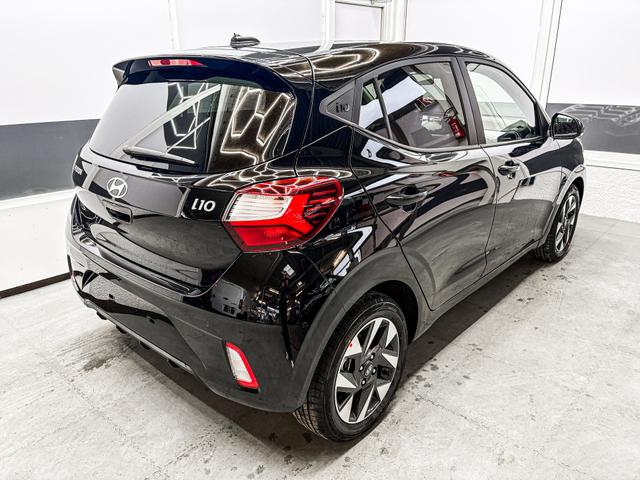 Hyundai i10 PREMIUM AUT SHZ KLIMAAUTOMATIK AMBIENTE ALU RFK PDC NAVI 