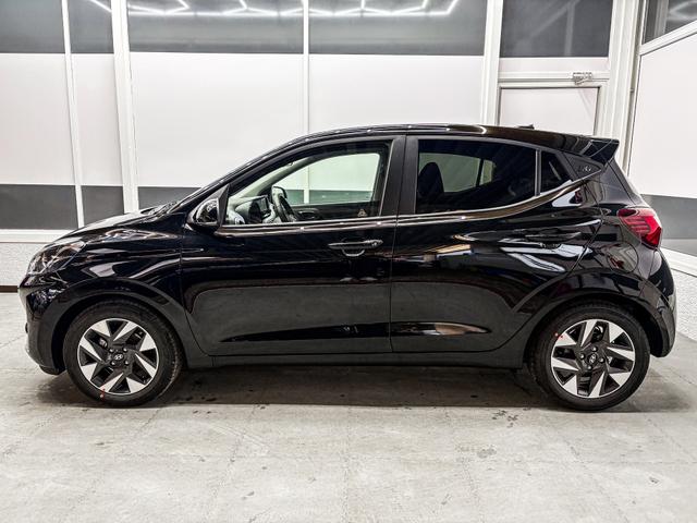 Hyundai i10 PREMIUM AUT SHZ KLIMAAUTOMATIK AMBIENTE ALU RFK PDC NAVI 