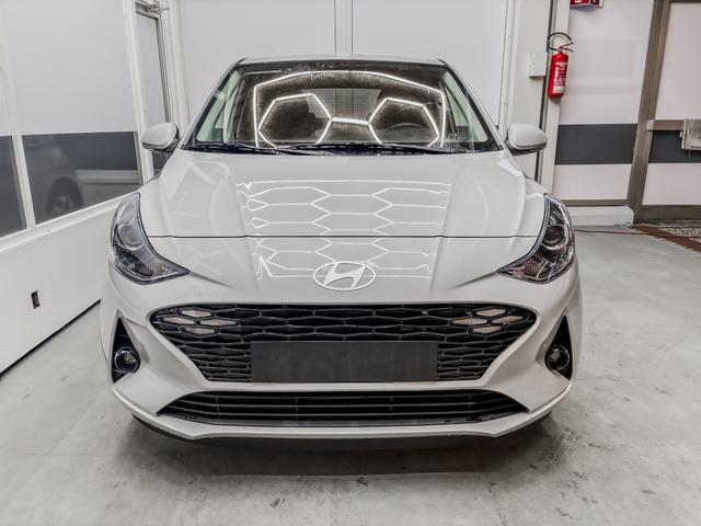 Hyundai i10 - PREMIUM AUT SHZ KLIMAAUTOMATIK AMBIENTE ALU RFK PDC NAVI