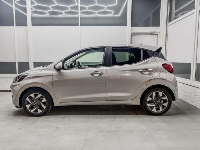Hyundai i10 PREMIUM AUT SHZ KLIMAAUTOMATIK AMBIENTE ALU RFK PDC NAVI 