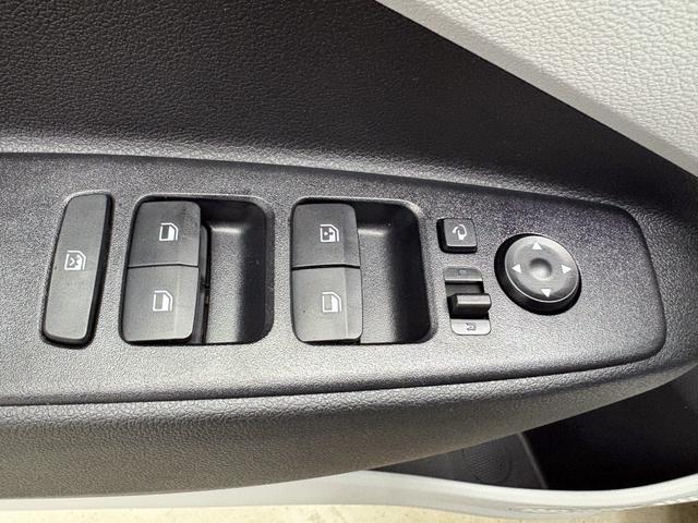 Hyundai i10 PREMIUM AUT SHZ KLIMAAUTOMATIK AMBIENTE ALU RFK PDC NAVI 