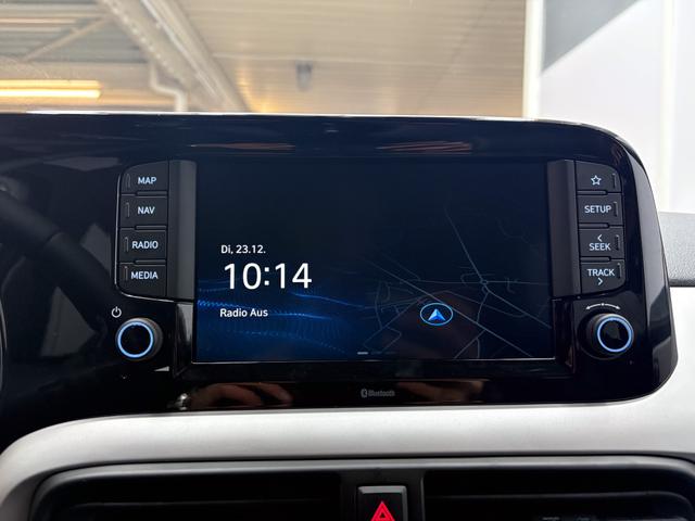 Hyundai i10 PREMIUM AUT SHZ KLIMAAUTOMATIK AMBIENTE ALU RFK PDC NAVI 