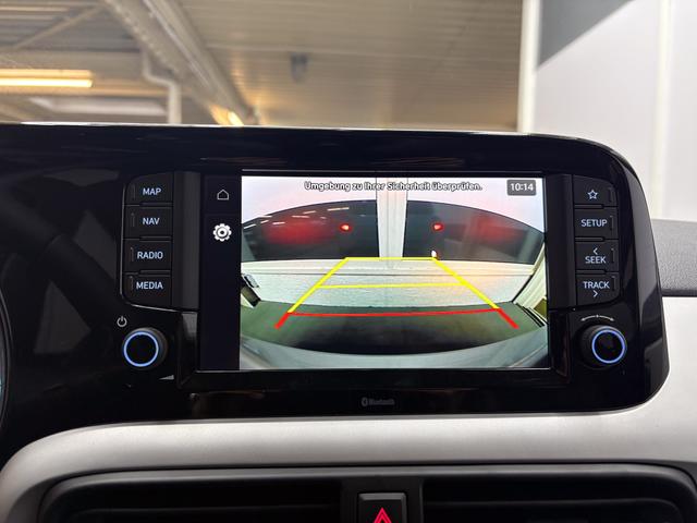 Hyundai i10 PREMIUM AUT SHZ KLIMAAUTOMATIK AMBIENTE ALU RFK PDC NAVI 