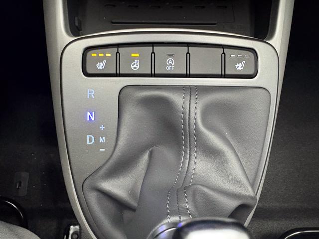 Hyundai i10 PREMIUM AUT SHZ KLIMAAUTOMATIK AMBIENTE ALU RFK PDC NAVI 